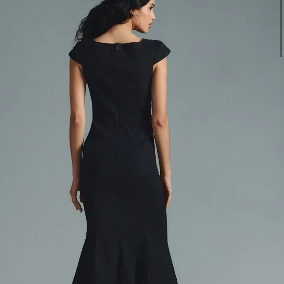 The Cecily Fit & Flare Sweetheart Dress - Picture 2 of 10